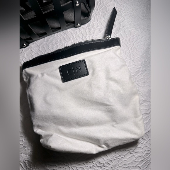 Small bag - Picture 2 of 2